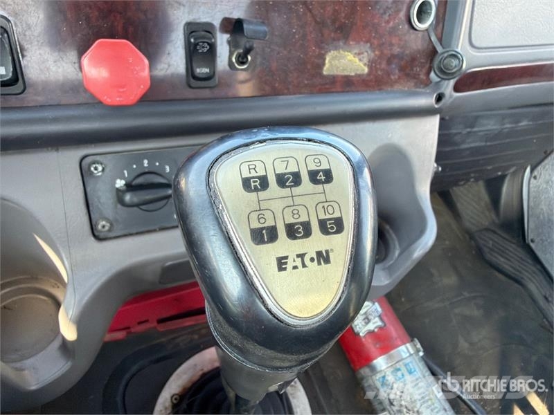 Freightliner M2 106 Camiones portacoches