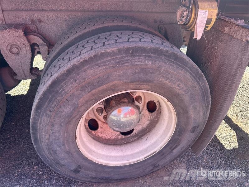 Freightliner M2 106 Бордови