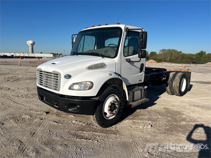 Freightliner M2 106 كابينة والداخلية