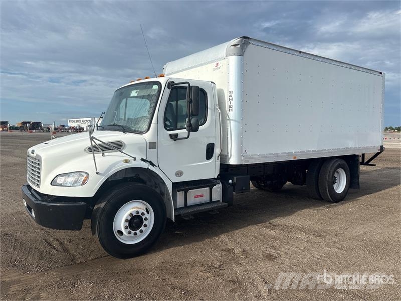 Freightliner M2 106 Dobozos teherautók