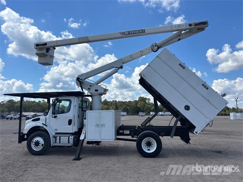 Freightliner M2 106 Auto korvtõstukid