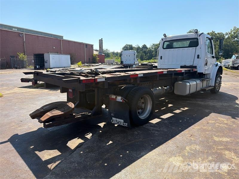 Freightliner M2 106 Camiones portacoches