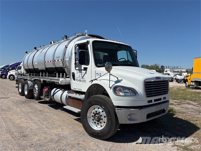 Freightliner M2 106 Camiones aspiradores/combi