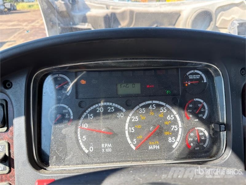 Freightliner M2 106 Camiones portacoches