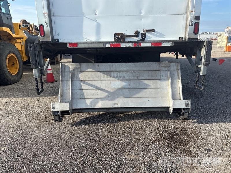 Freightliner M2 106 Isotermos y frigoríficos