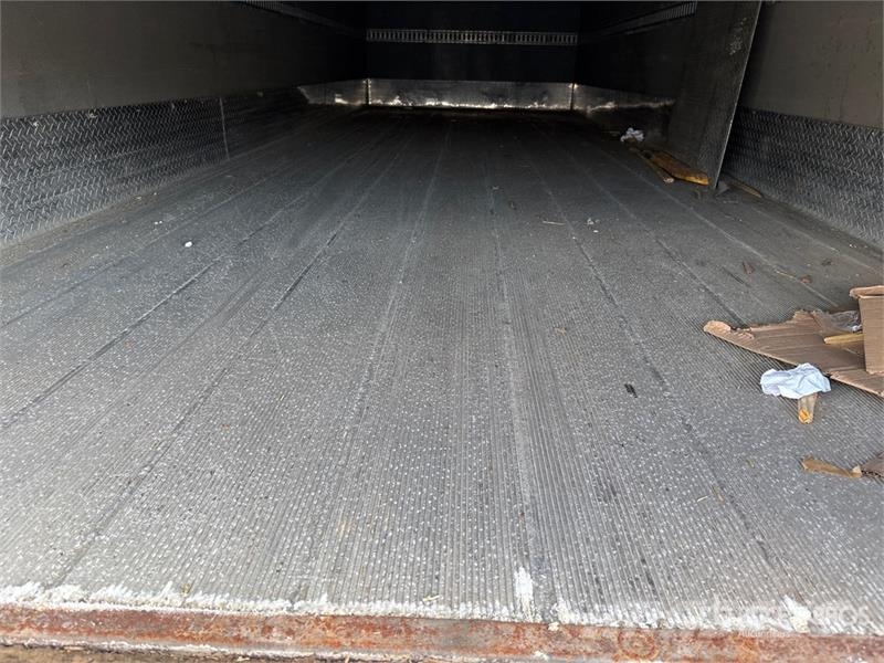 Freightliner M2 106 Kravas automašīnas - refrižeratori