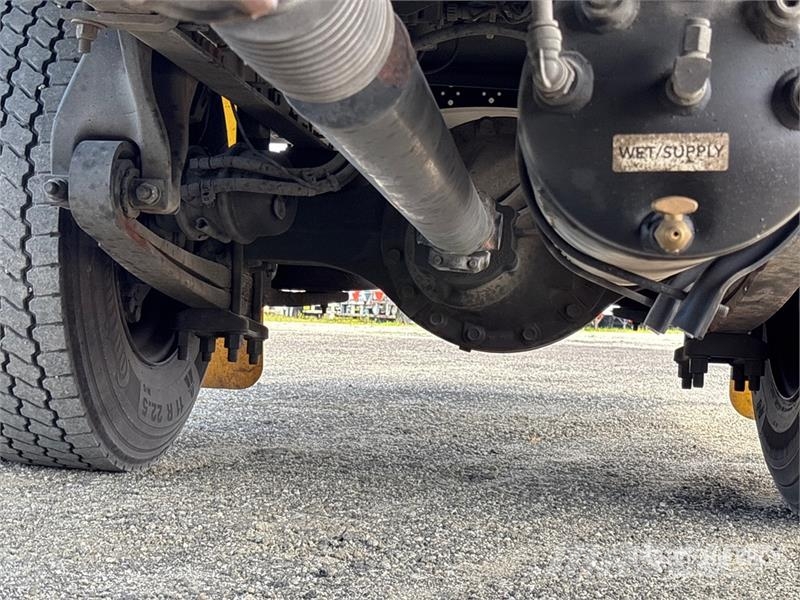 Freightliner M2 106 Isotermos y frigoríficos