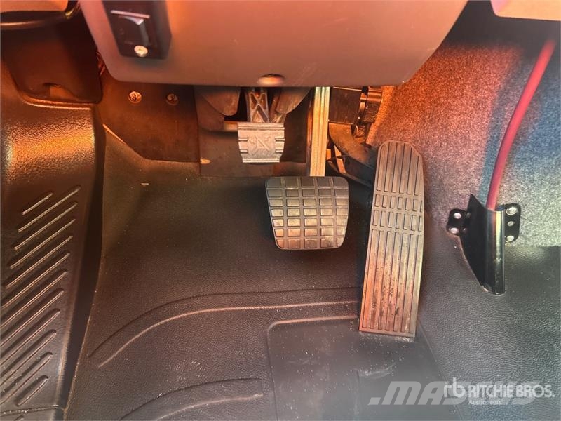 Freightliner M2 106 Furgons