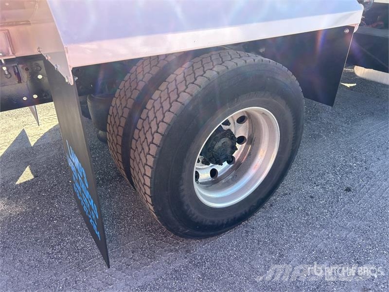 Freightliner M2 106 2000 gal 4x2 Water Truck Caminhão-pipa