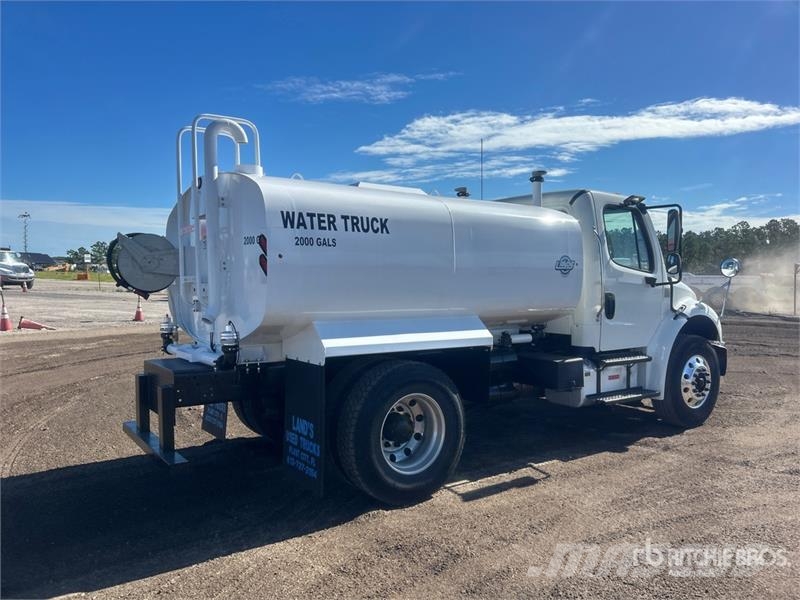 Freightliner M2 106 2000 gal 4x2 Water Truck Caminhão-pipa