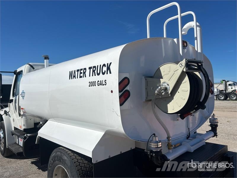 Freightliner M2 106 2000 gal 4x2 Water Truck Caminhão-pipa
