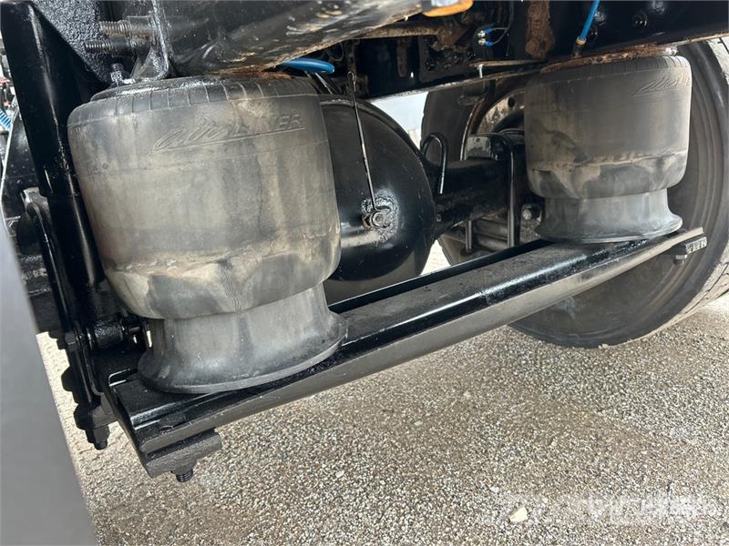 Freightliner M2 106 2250 gal 4x2 Water Truck Camiones cisterna