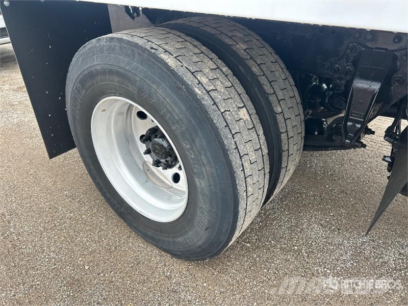 Freightliner M2 106 2250 gal 4x2 Water Truck Camiones cisterna