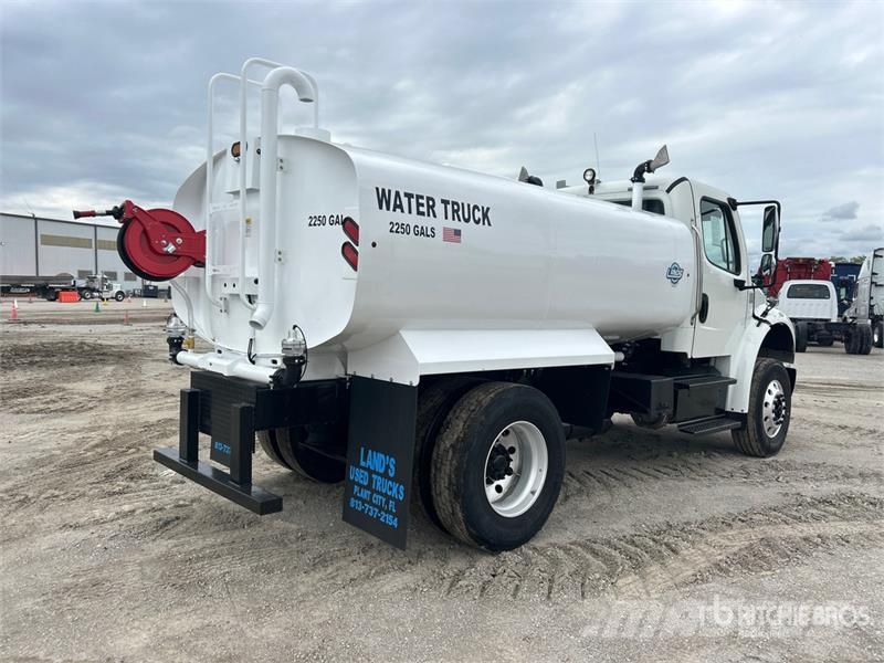Freightliner M2 106 2250 gal 4x2 Water Truck Camiones cisterna