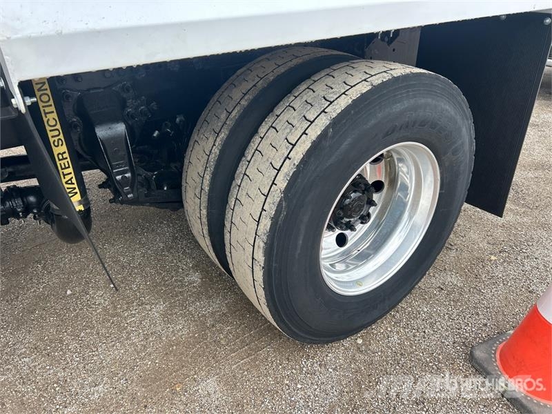 Freightliner M2 106 2250 gal 4x2 Water Truck Camiones cisterna