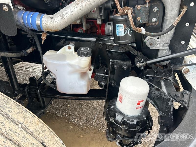 Freightliner M2 106 2250 gal 4x2 Water Truck Camiones cisterna