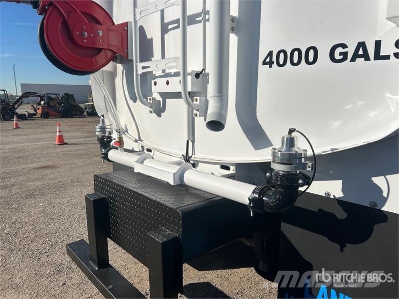 Freightliner M2 106 4000 gal 6x4 Water Truck Vanningsvogn for støvdemping