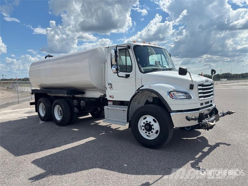 Freightliner M2 106 4000 gal 6x4 Water Truck Цистерни за вода