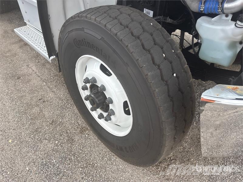 Freightliner M2 106 4000 gal 6x4 Water Truck Tovornjaki za vodo