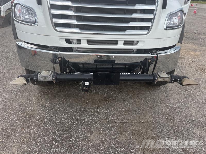 Freightliner M2 106 4000 gal 6x4 Water Truck Tovornjaki za vodo