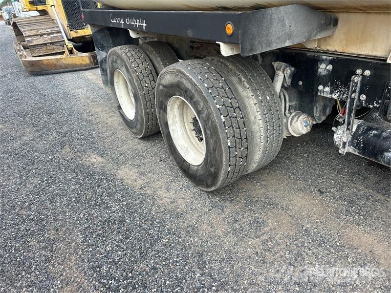 Freightliner M2 106 4000 gal 6x4 Water Truck Caminhão-pipa