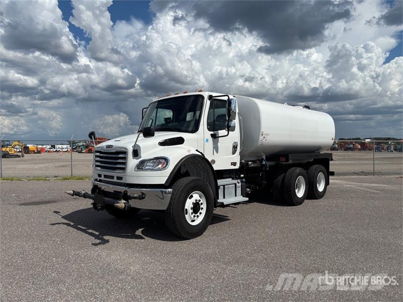 Freightliner M2 106 4000 gal 6x4 Water Truck Цистерни за вода