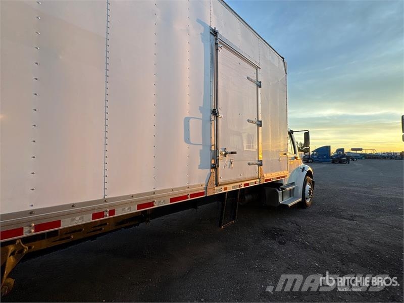 Freightliner M2 106 4x2 Van Truck Furgons