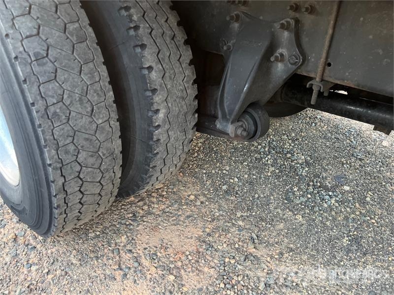 Freightliner M2 106 4x2 Van Truck شاحنات ذات هيكل صندوقي