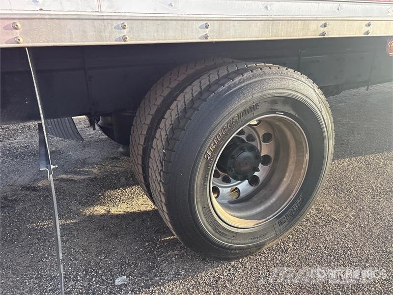 Freightliner M2 106 4x2 Van Truck ボックスボディー、ウイング、箱車