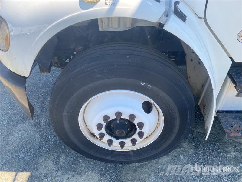 Freightliner M2 106 4x2 Van Truck (Inoperable) Camion cassonati