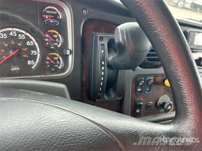 Freightliner M2 106 4x2 Van Truck Kastenaufbau