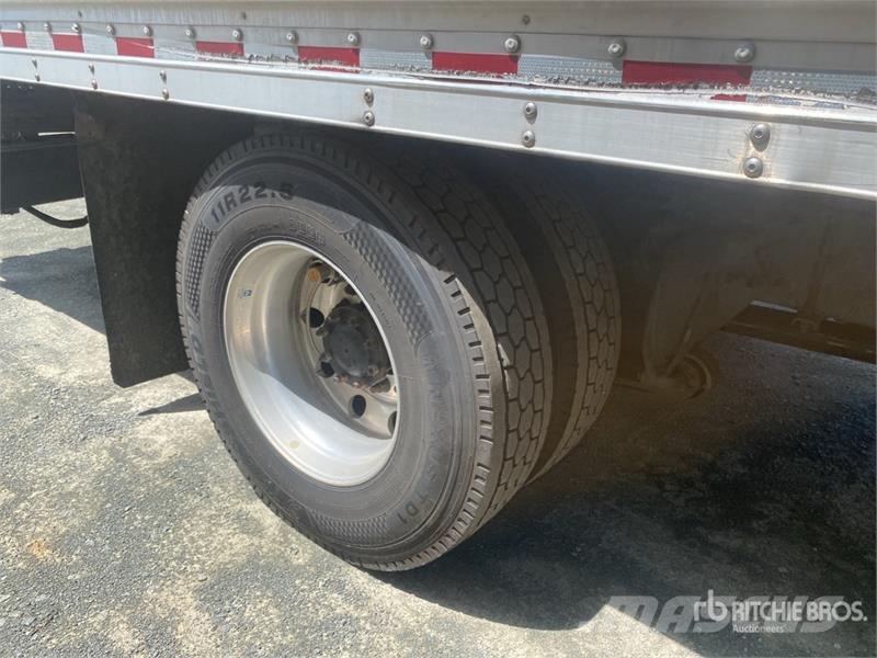 Freightliner M2 106 4x2 Van Truck Каросерии