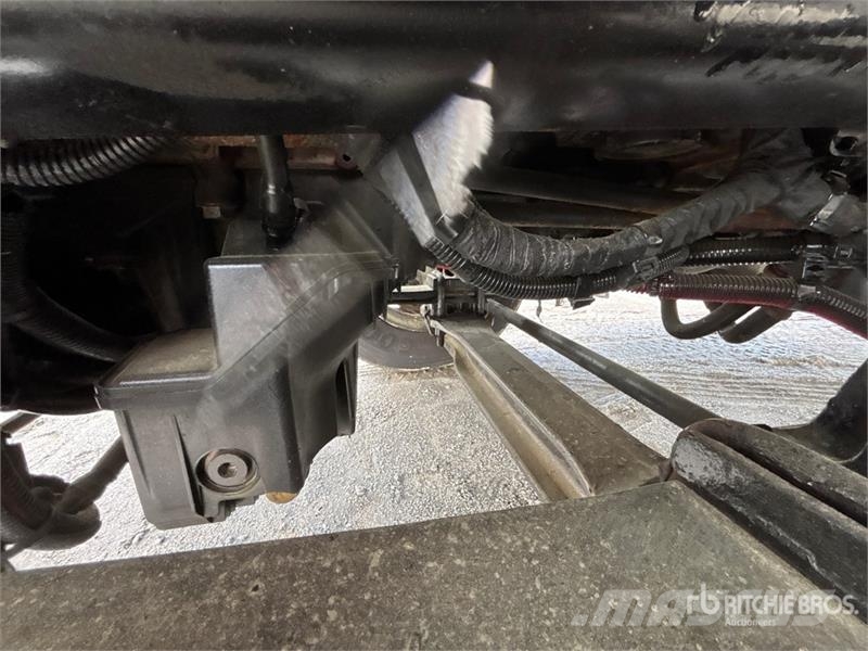 Freightliner M2 106 4x2 Van Truck Грузовики-Фургоны