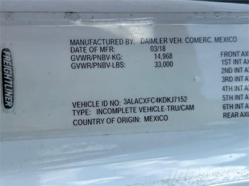 Freightliner M2 106 4x2 Sleeper Van Truck (Inoperable) Caminhões baú