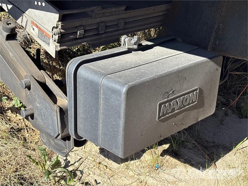 Freightliner M2 106 4x2 Van Truck Camiones con caja de remolque