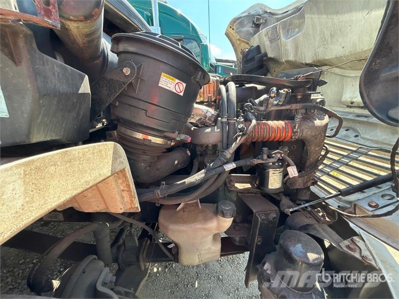 Freightliner M2 106 4x2 Van Truck Dobozos teherautók