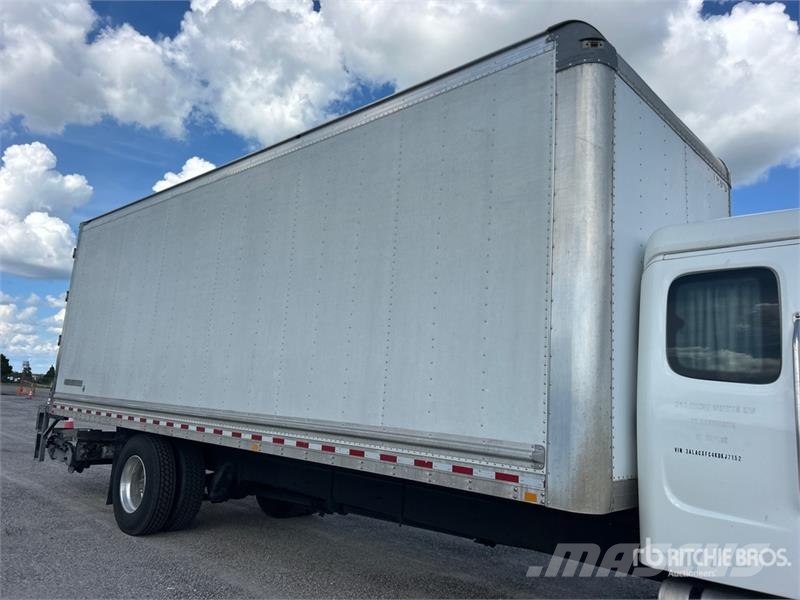 Freightliner M2 106 4x2 Sleeper Van Truck (Inoperable) Caminhões baú