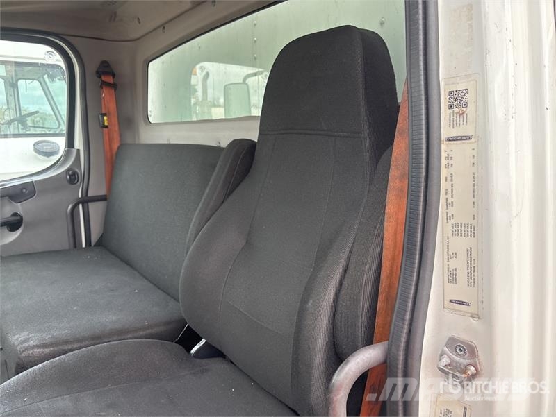 Freightliner M2 106 4x2 Van Truck (Inoperable) Skåpbilar