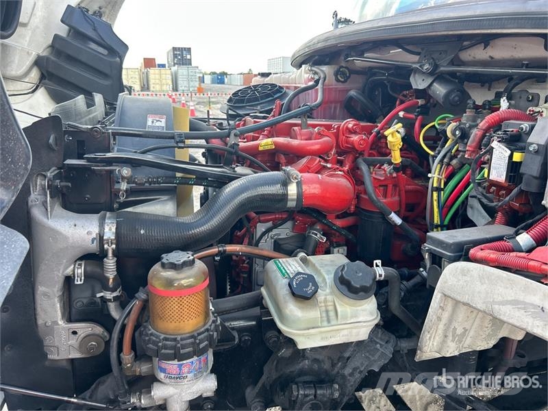 Freightliner M2 106 4x2 Sleeper Van Truck (Inoperable) Caminhões baú