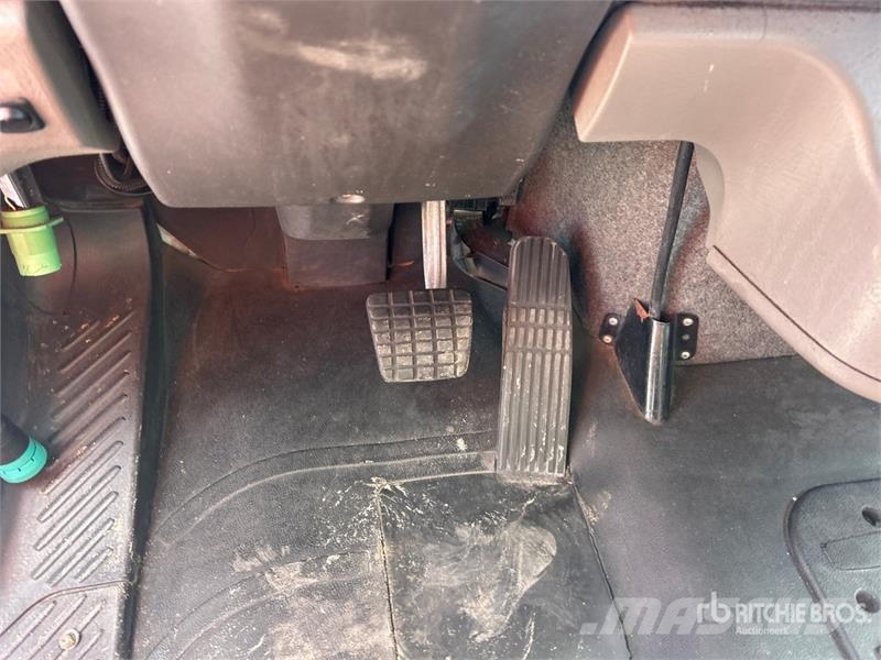 Freightliner M2 106 4x2 Van Truck Samochody ciężarowe ze skrzynią zamkniętą