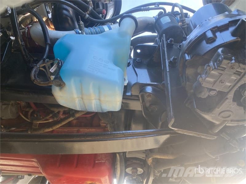 Freightliner M2 106 4x2 Service Truck Комбинированные дорожные машины