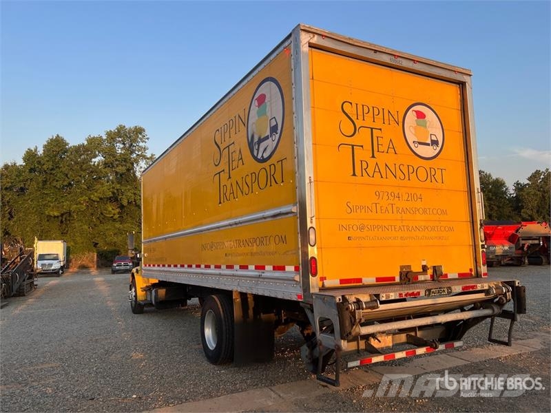 Freightliner M2 106 4x2 Van Truck شاحنات ذات هيكل صندوقي