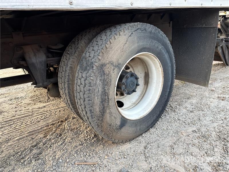 Freightliner M2 106 4x2 Van Truck (Inoperable) Autocamioane