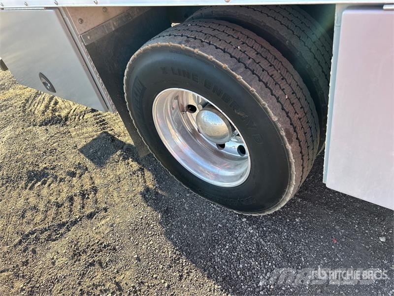 Freightliner M2 106 4x2 Moving Van Truck Furgons