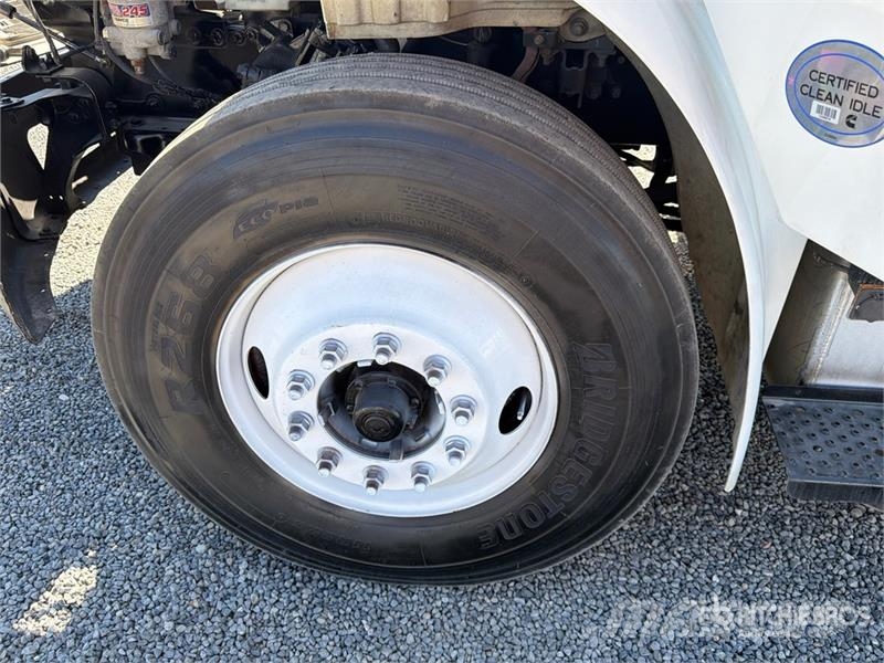 Freightliner M2 106 4x2 Van Truck Sanduk kamioni