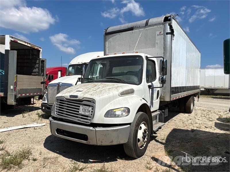 Freightliner M2 106 4x2 Van Truck Dobozos teherautók