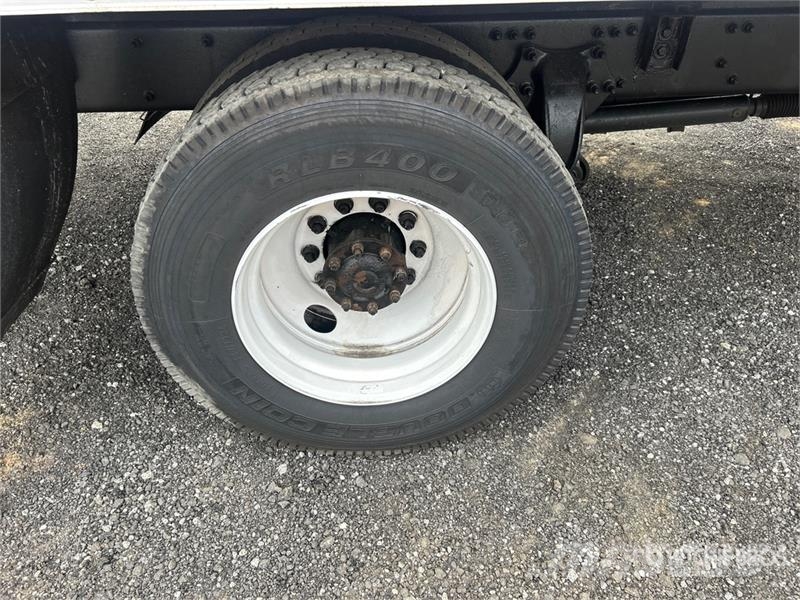 Freightliner M2 106 4x2 Van Truck شاحنات ذات هيكل صندوقي
