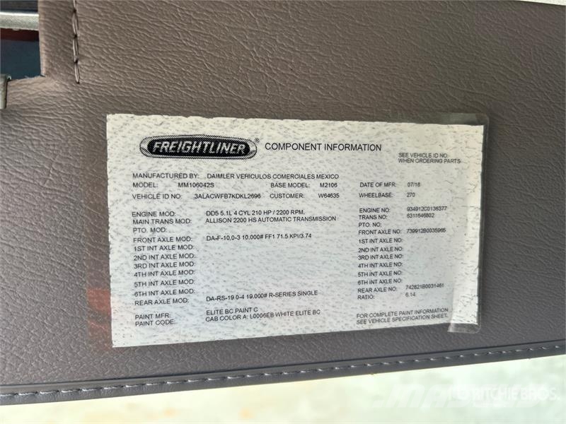 Freightliner M2 106 4x2 Van Truck Camiones con caja de remolque