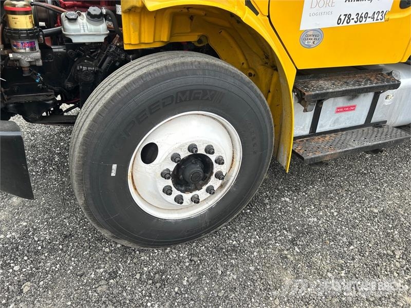 Freightliner M2 106 4x2 Van Truck شاحنات ذات هيكل صندوقي