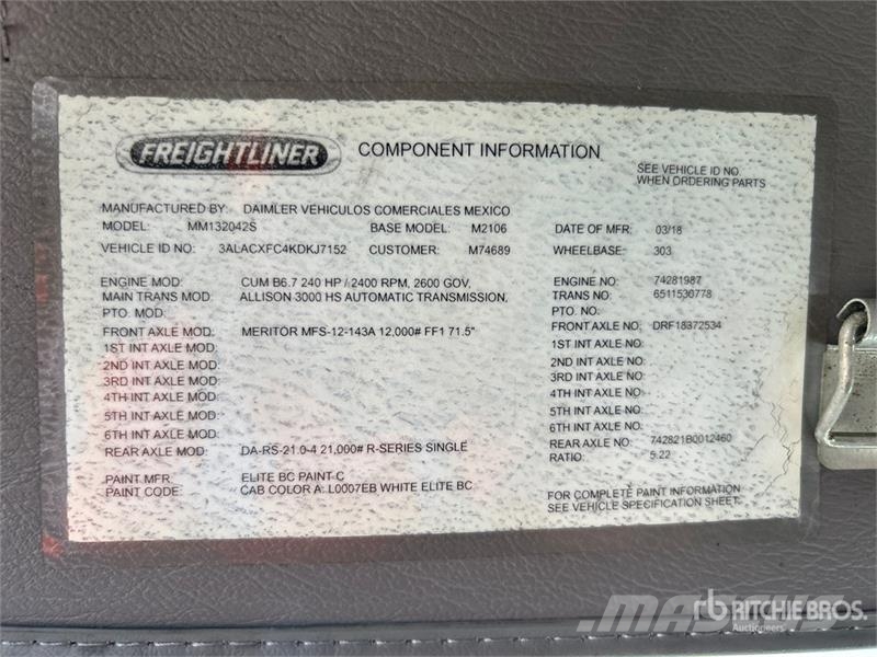 Freightliner M2 106 4x2 Sleeper Van Truck (Inoperable) Caminhões baú